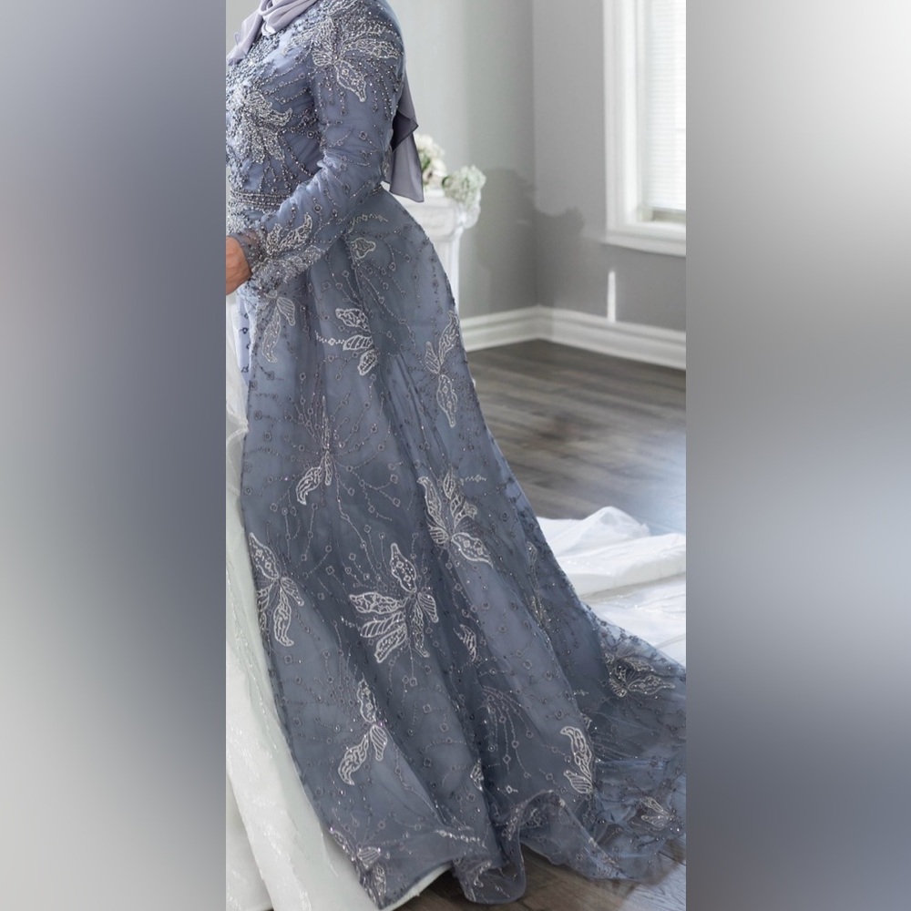 Elegant Blue Grey Gown - Picture 2 of 12